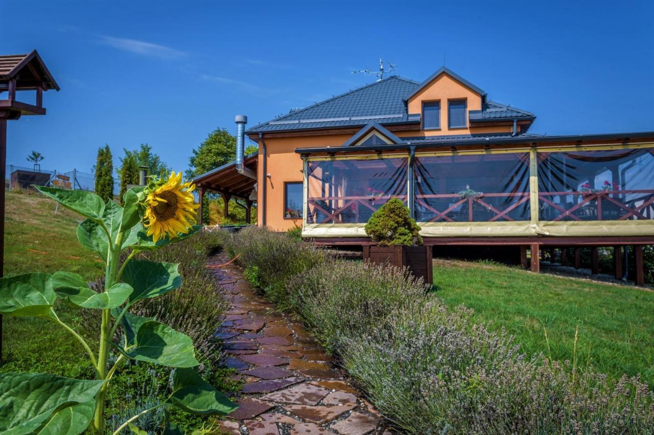 Hotel Horse Riding - Jezdecký Areál Tršice Exterior foto