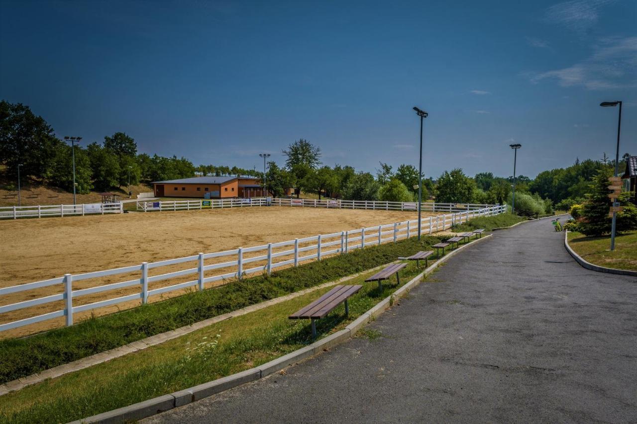 Hotel Horse Riding - Jezdecký Areál Tršice Exterior foto